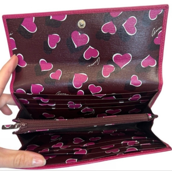 EUC Gucci Limited Edition Takeru GG interlocking hearts long wallet - Picture 5 of 9